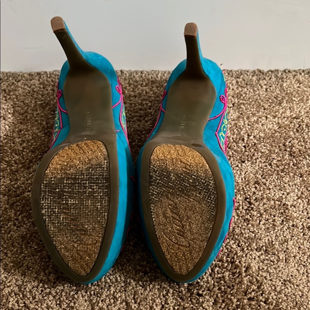 Gianni Bini Blue and Pink Women's Heels - Picture 4 of 4
